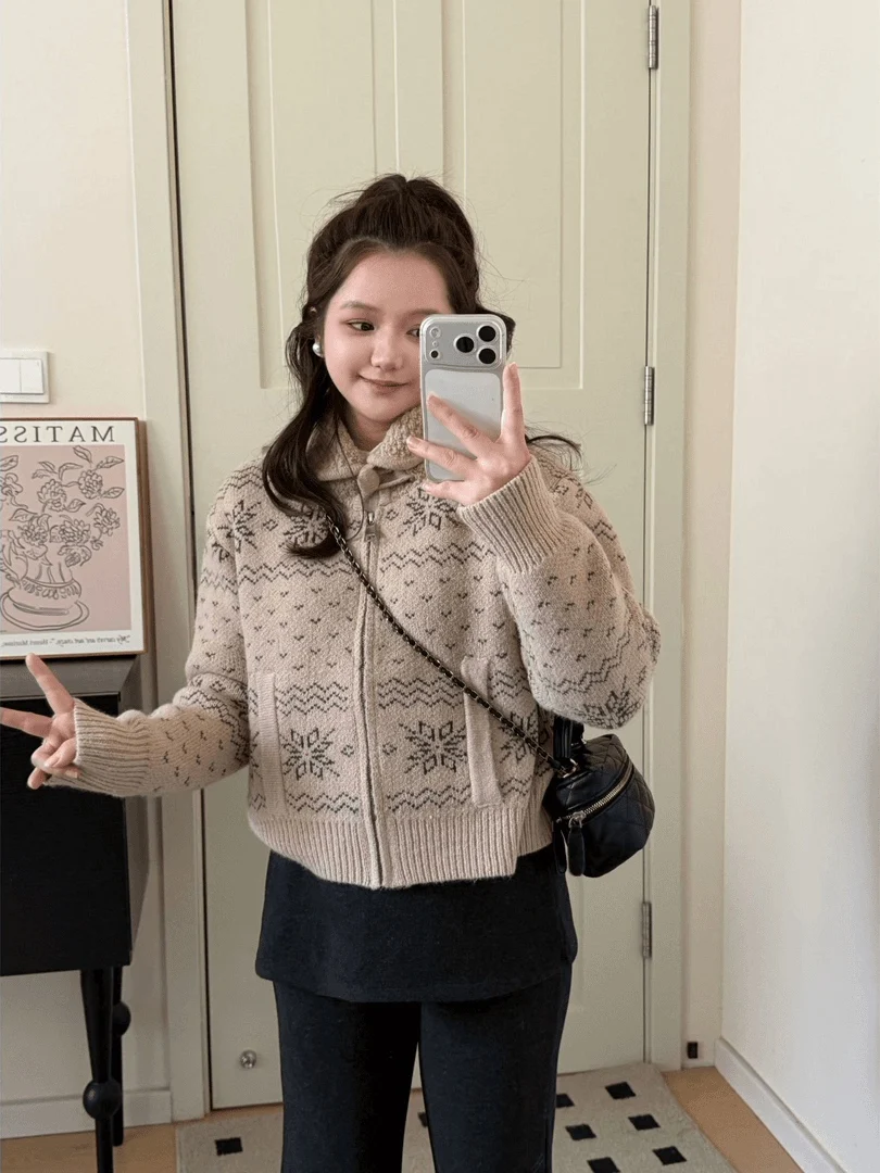 

Мягкий вязаный свитер с цветочной вышивкой на воротнике для женщин, новинка весенней коллекции, уникальный топ, удобный для повседневной носки, модный, с длинными рукавами