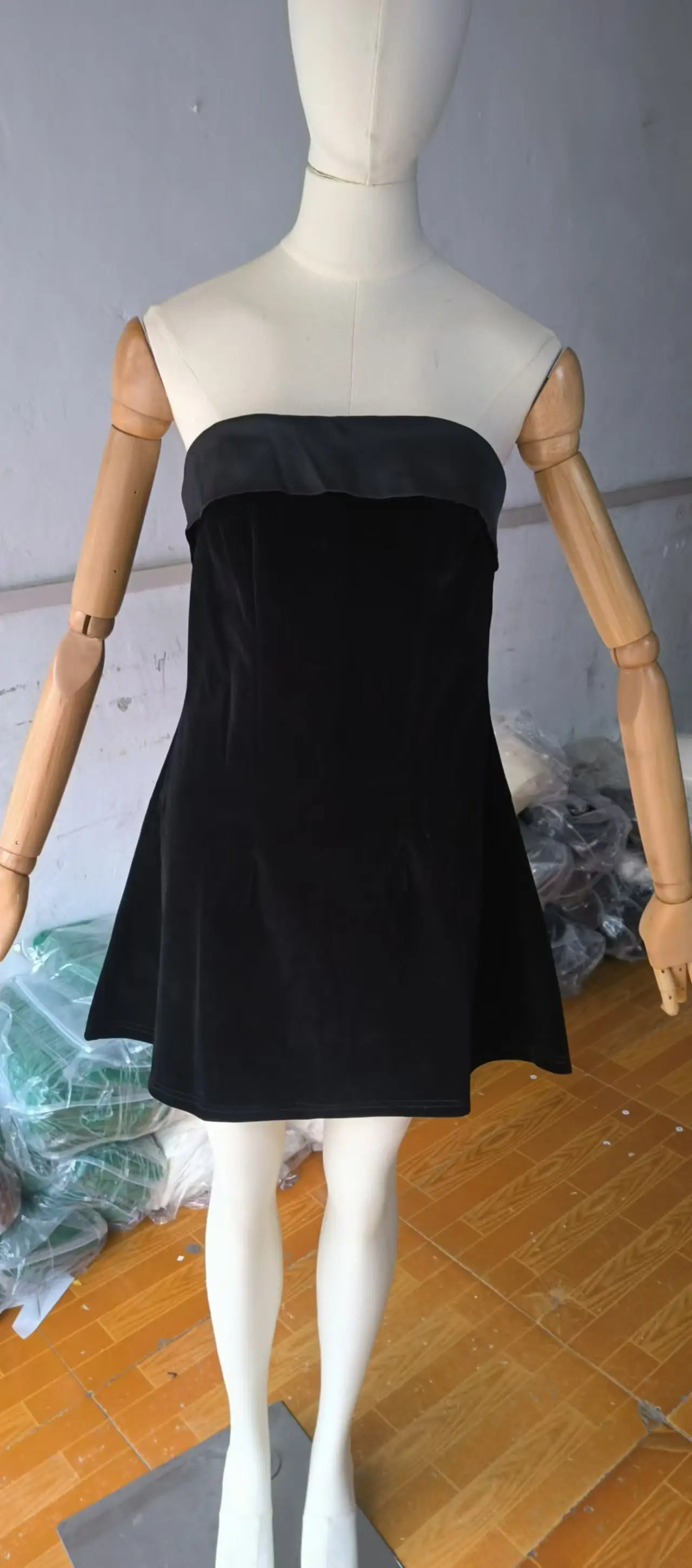 2026 Winter neue Damenmode sexy, auffälliges, rückenfreies, schulterfreies Tube-Top-Kleid für Frauen – Detail 6