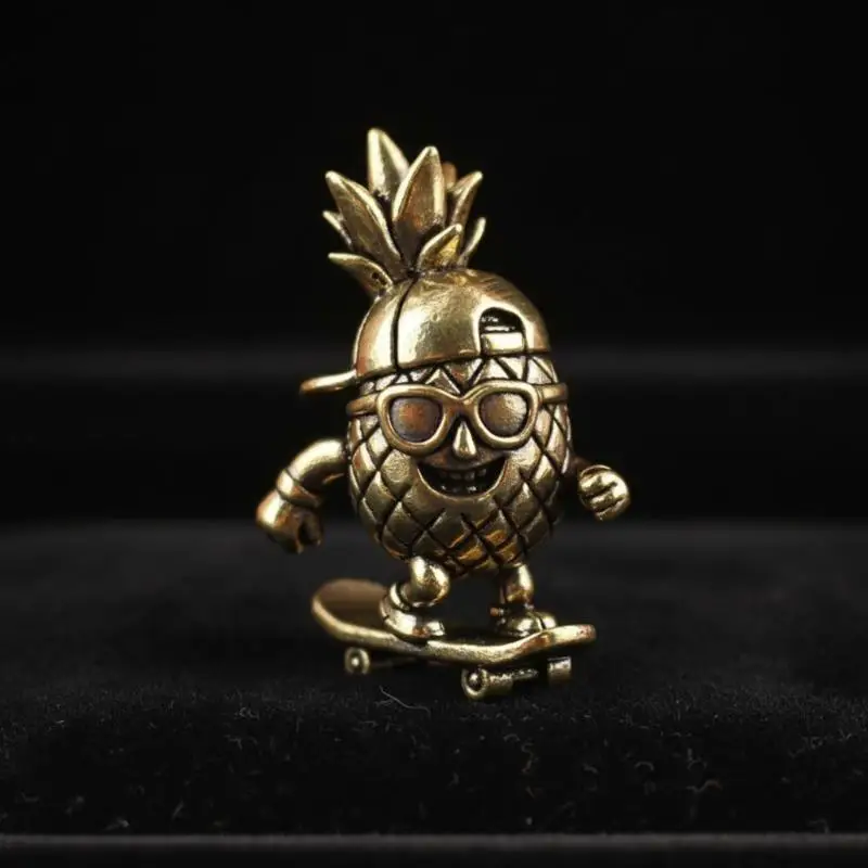 Brass Pineapple Skateboard Figure Home Decor Ornament Creative Home Desktop Decoration Crafts Cartoon Fruit Metal Ornament