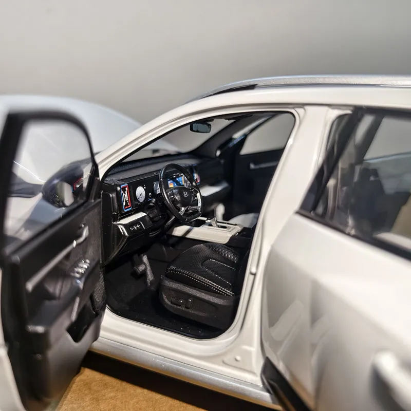 

Коллекционная модель внедорожника Hyundai MUFASA 1:18 из сплава, с возможностью индивидуальной настройки номерного знака, для автолюбителей