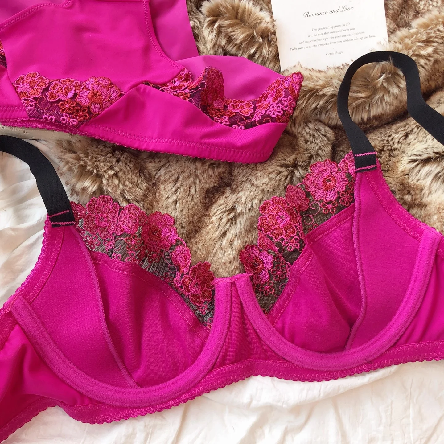 حجم كبير 75-95 BCDEFG صيف جديد رقيقة الأزهار التطريز رفع المرأة مثير أطقم داخلية جريمي حمالة صدر ولباس داخلي الملابس الداخلية العشير