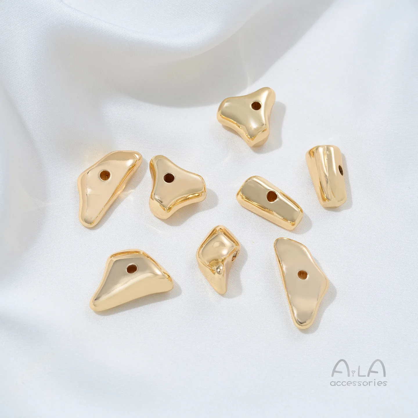 

Copper-plated 14K Gold Special-shaped Small Broken Gold Bead Spacer Handmade DIY Crystal Pearl Hand Necklace Jewelry Accessories