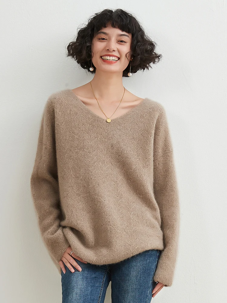 V-neck Cashmere Knitted Bottoming Shirt for Women, Thick Warm and Lazy Sweater with a Temperament PU, Autumn and Winter