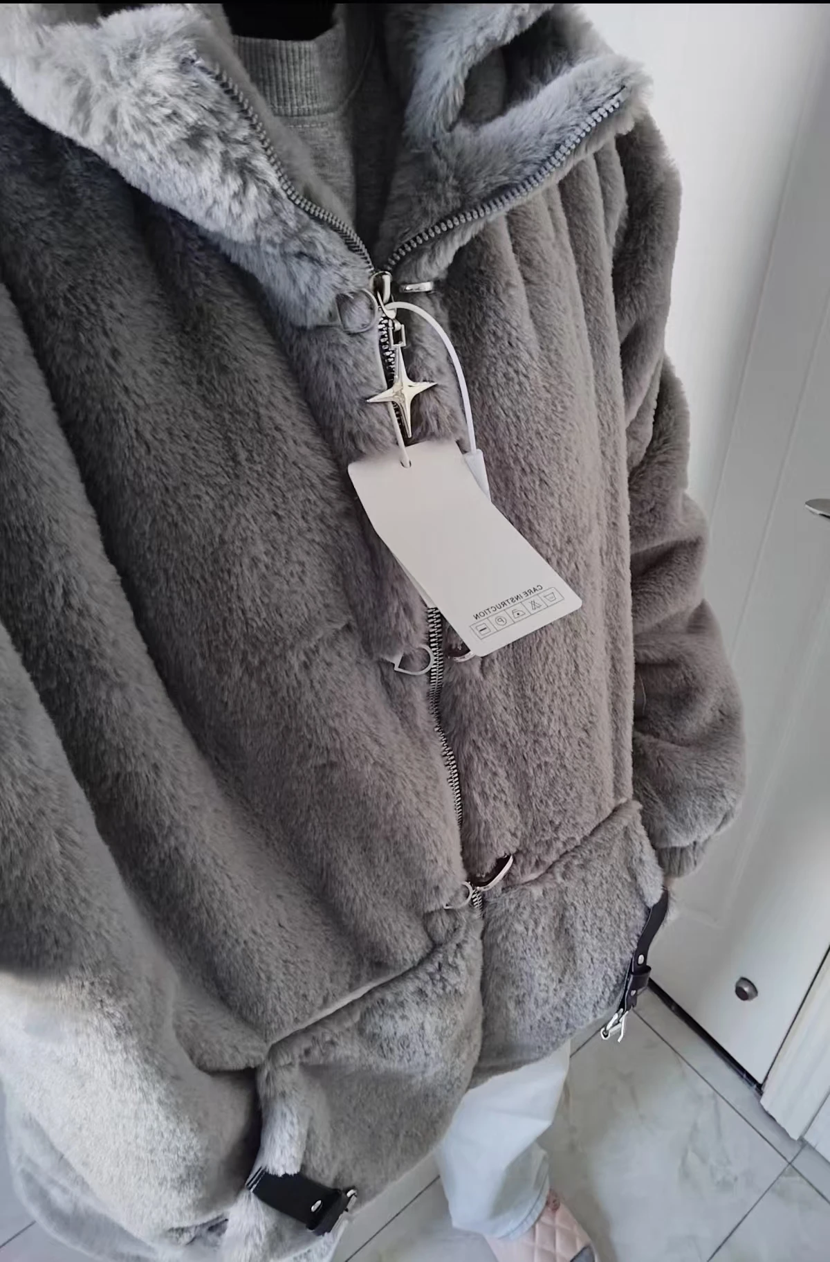 2026 Niche Design Cartoon Grey mouse Abby hooded jacket for women 2026 new Autumn and winter loose and warm top Commuting coat
