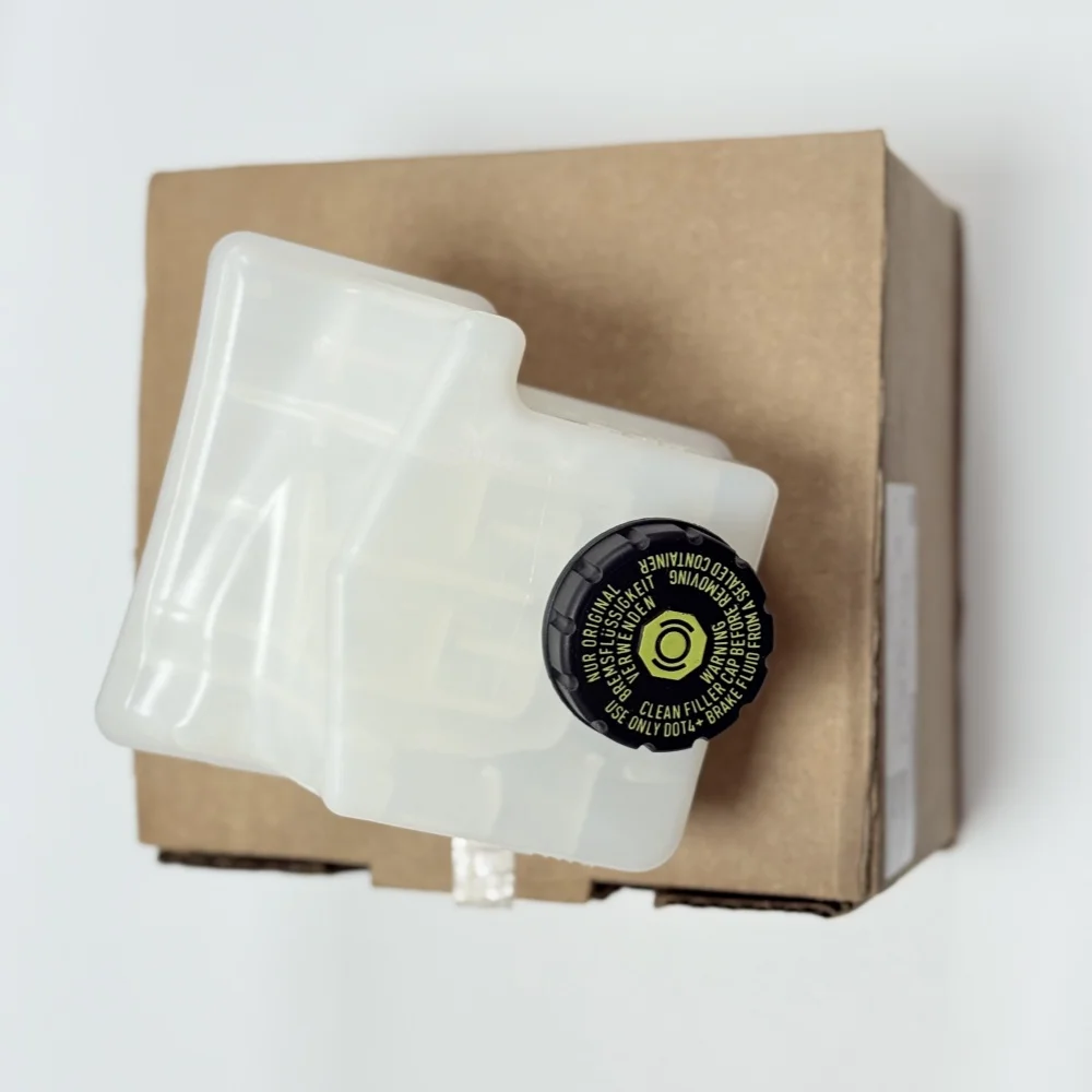 

1664300102 A1664300102 Original factory Expansion Tank Brake Master Cylinder Reservoir for Mercedes-Benz W166 GLE350 GLE400
