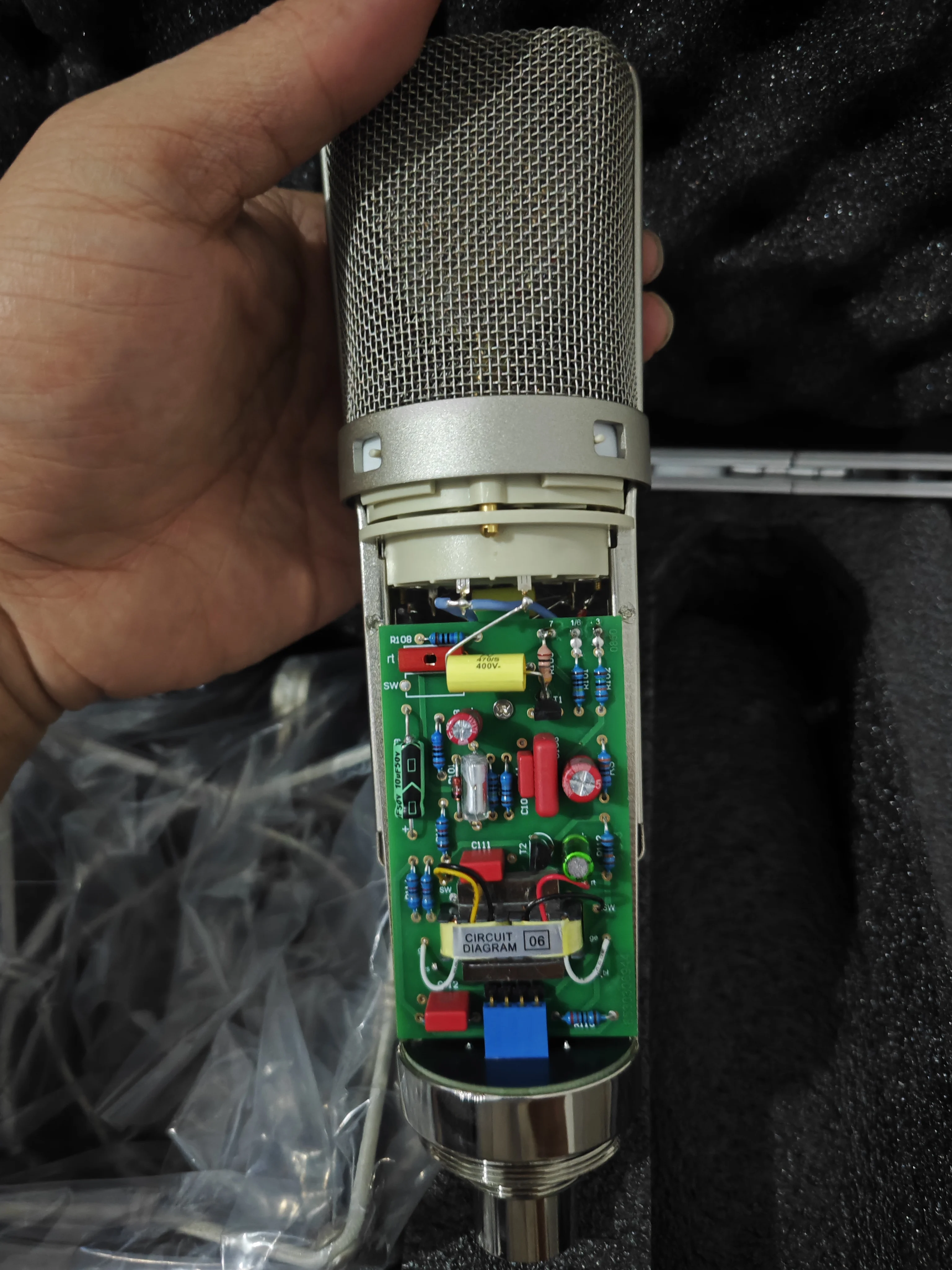 Top-of-the-line U87AI condenser microphone, adjustable in three directions, suitable for professional recording studios