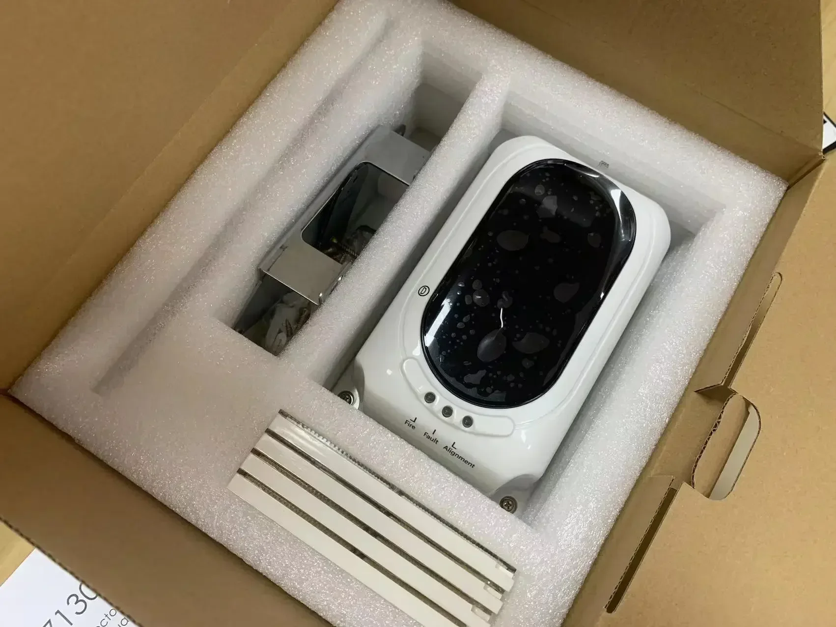 System alarmowy przeciwpożarowy z czujnikiem wiązki podczerwieni, zatwierdzony przez LPCB, detektor dymu na podczerwień, fotoelektryczny czujnik wiązki.