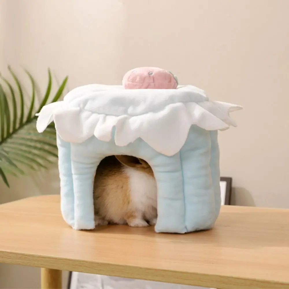 

Cake Shape Pet Hideout House Strawberry Design Soft Hamster Bed Cave Comfortable Hamster Shelter House for Ferret Rat Guinea Pig