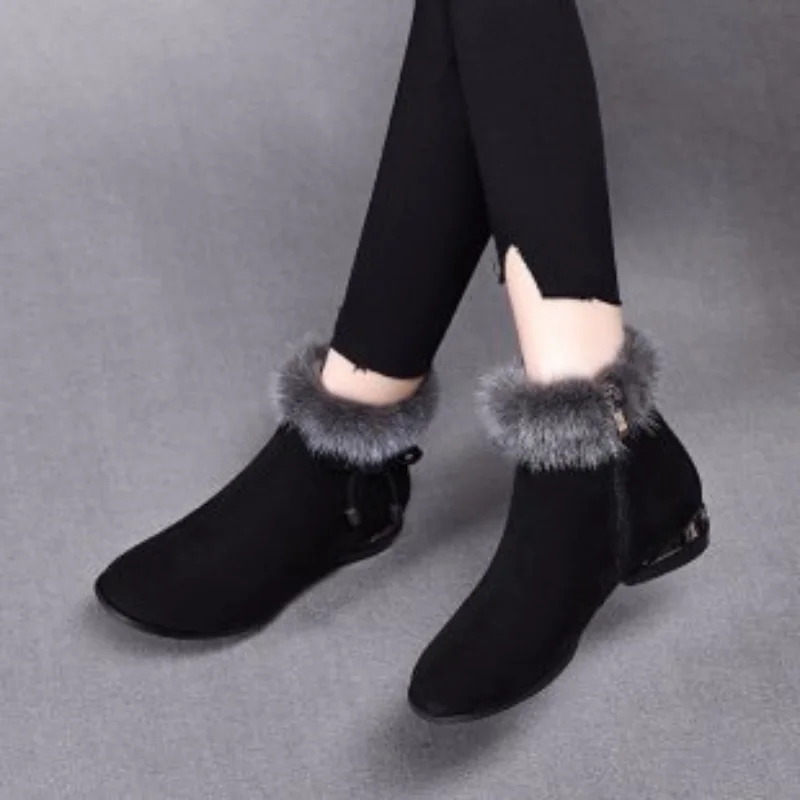 Non Slip Thick Plush Snow Boots Women Faux Suede Fur Winter Boots Woman Warm Cotton Padded Shoes Platform Ankle Botas Mujer 2024