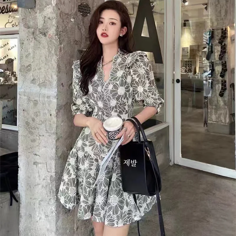 Sandro Suya 데이지 퍼프 슬리브 봄 시즌 자수 헤비 듀티 코튼 드레스 작은 데이지 디자인 퓨어 코튼 프록 