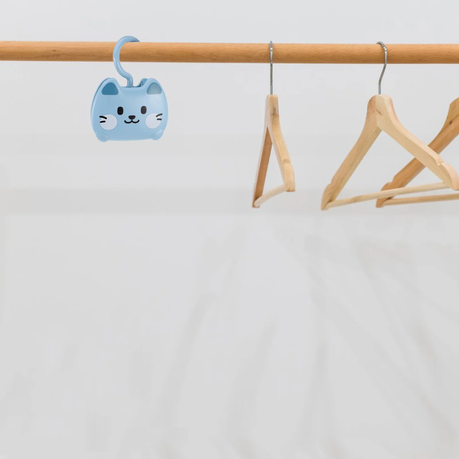 

Wide Thick Design Cat Shaped Hanger Clips Multi Scene Usability Clothes Pants Towel Clips Closet Laundry Travel