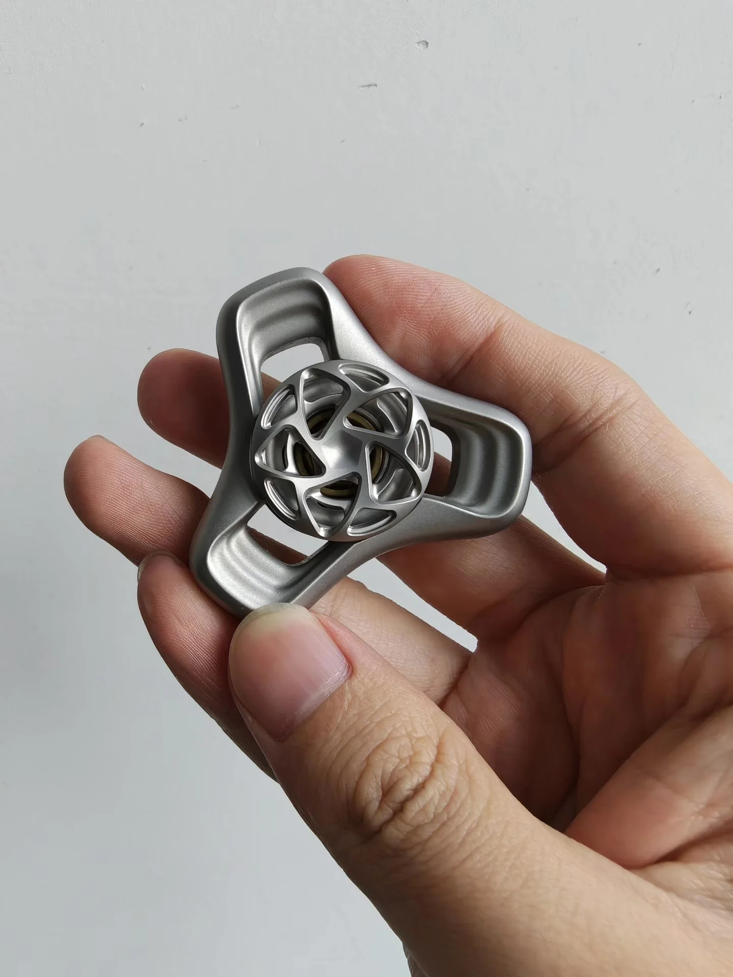 Used EDC Nini edc folding gyro stainless steel sandblasted material