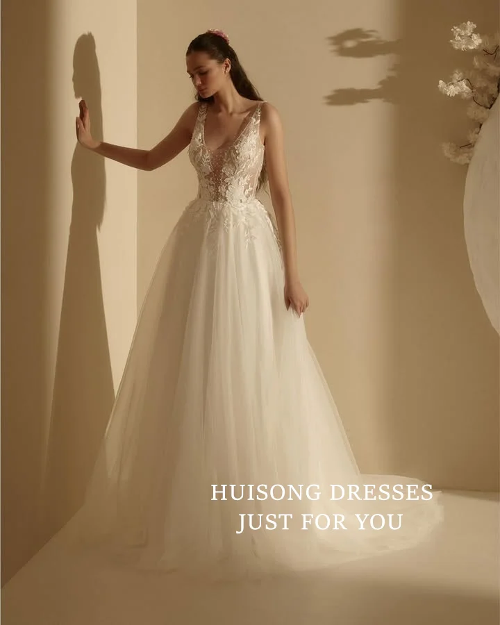

HUISONG Customized Boho Wedding Dresses V-Neck Lace Appliques Sleeveless A-Line Bohemian Wedding Gown vestidos de novia