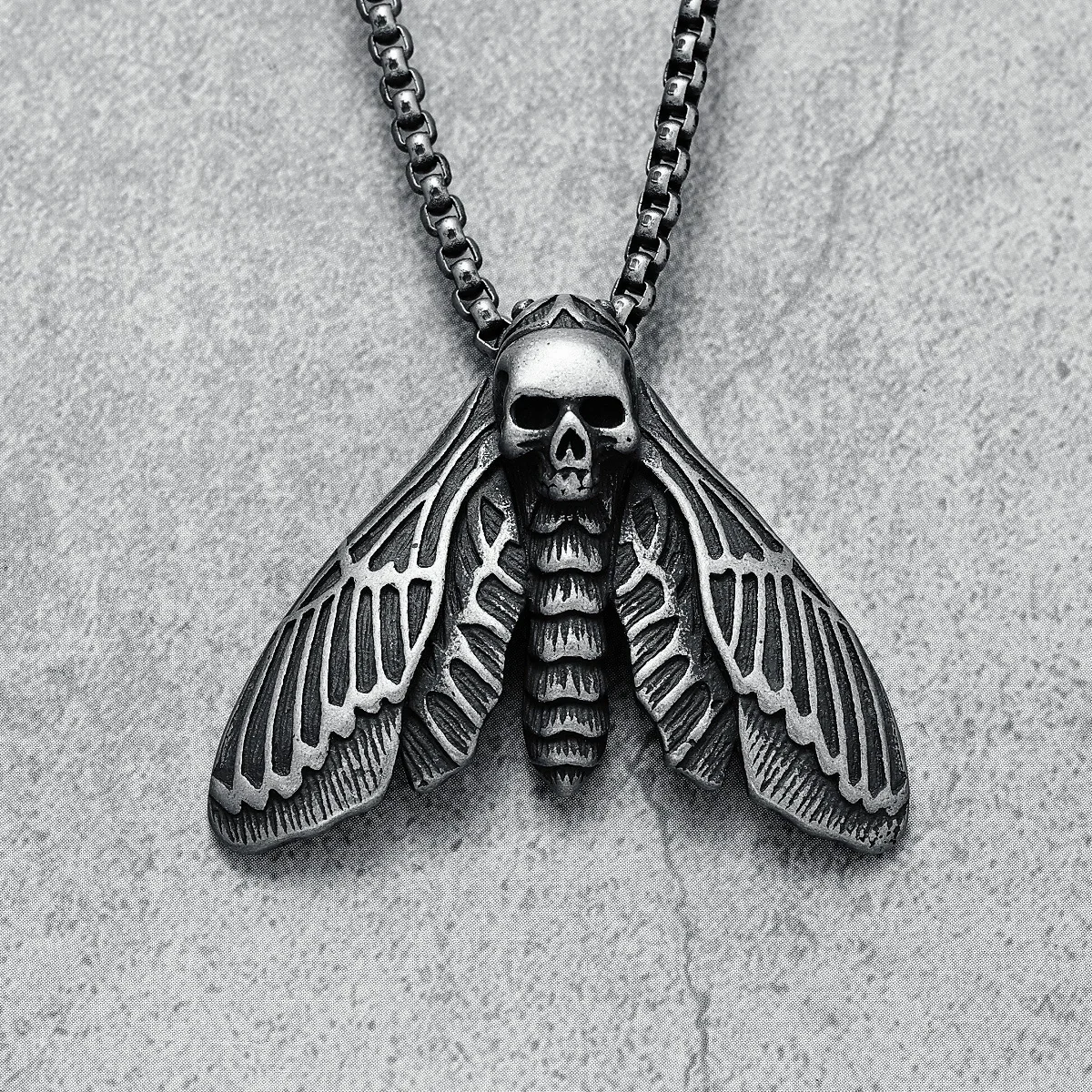 Skull Moth Necklace Men Gothic Vintage Pendant Chain 316L Stainless Steel Retro Punk Rap for Biker Dark Mystical Jewelry Gift