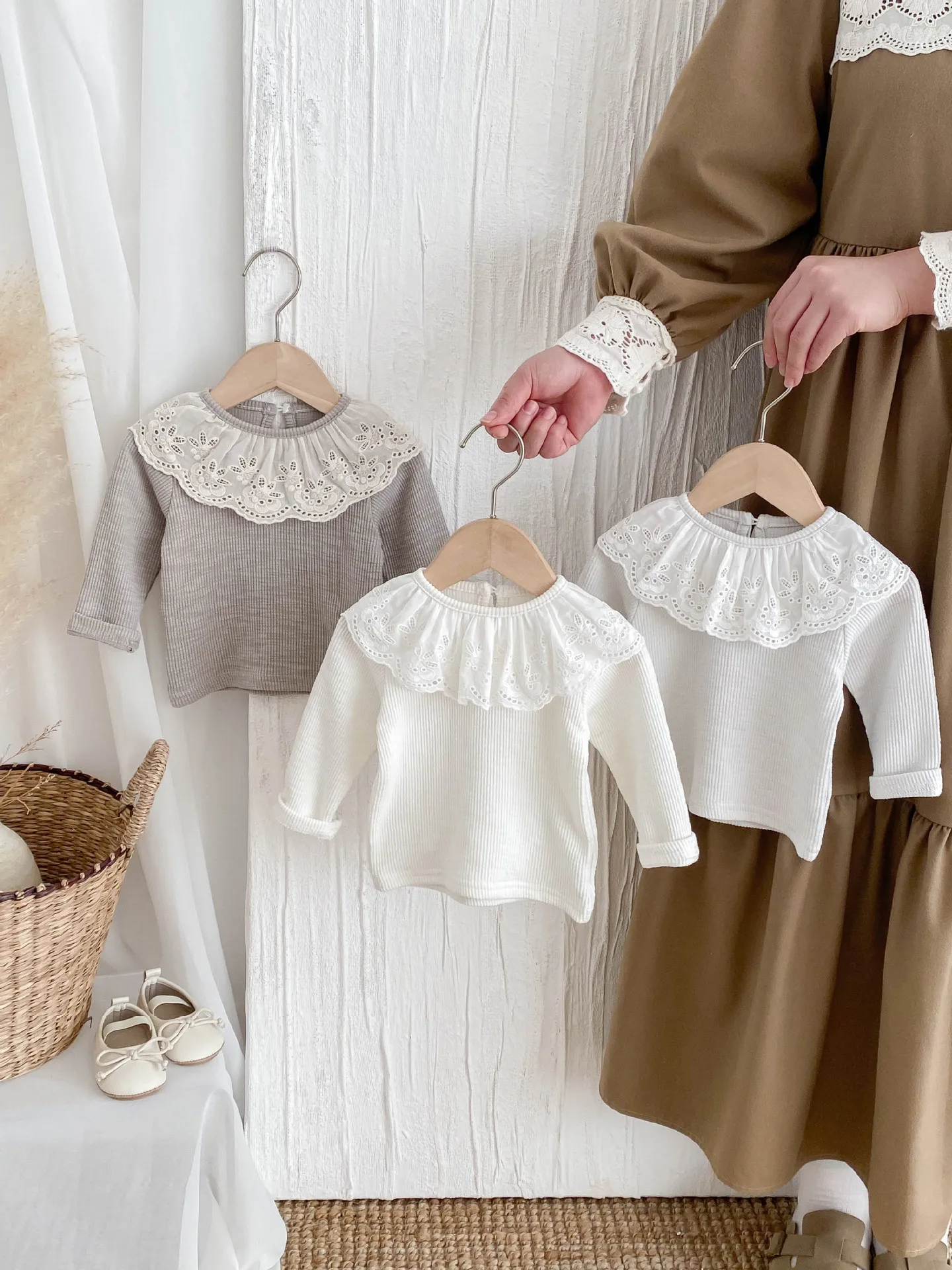 2025 Spring Baby Girls Long Sleeve Lace Collar Solid Color T Shirt Casual Stylish Top For Infant Toddler Kids Clothes Outfit