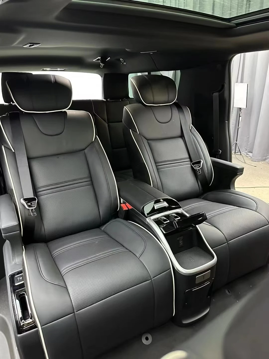 Customized products：Electric Rest Auto Interior Accessories Customized Middle Armrest