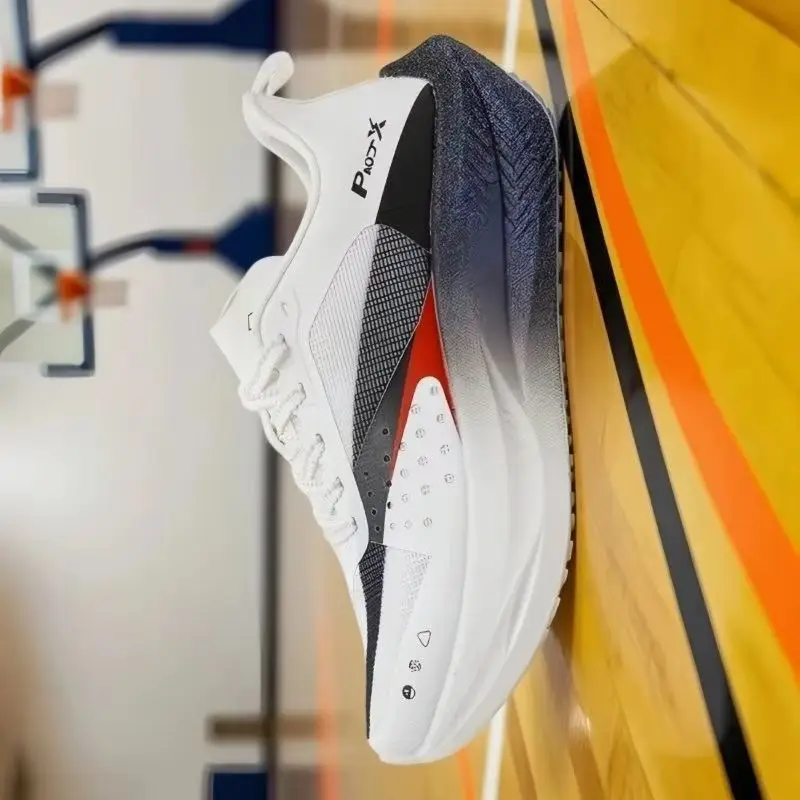 

2025 Новые кроссовки из углеродистой пластины. Мужская легкая спортивная обувь. Мужская тренировочная обувь на мягкой подошве для мужчин. Дизайнерская спортивная обувь.