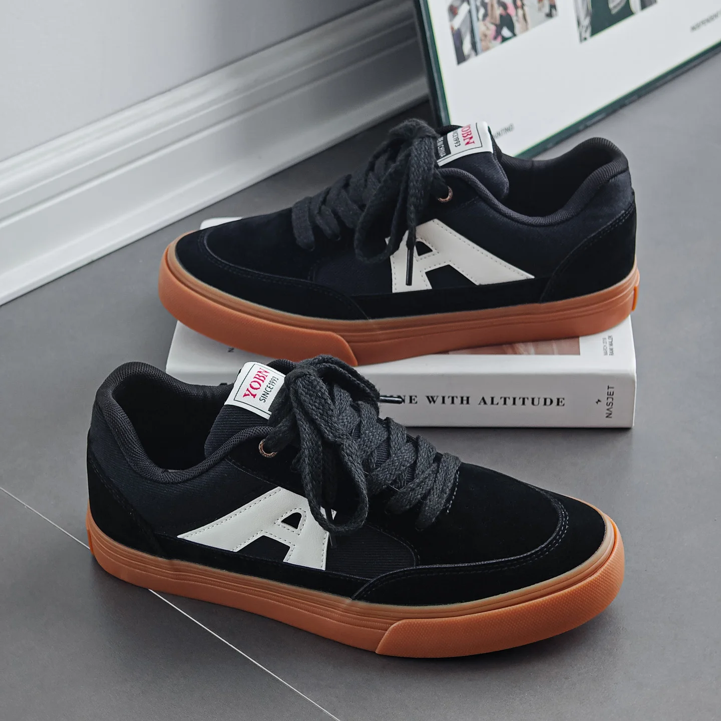 

Men's Breathable Casual Sports Shoes Autumn 2025 Trendy Matching Retro Dequn Men's Shoes Comfortable Plastic Sole Ankle High