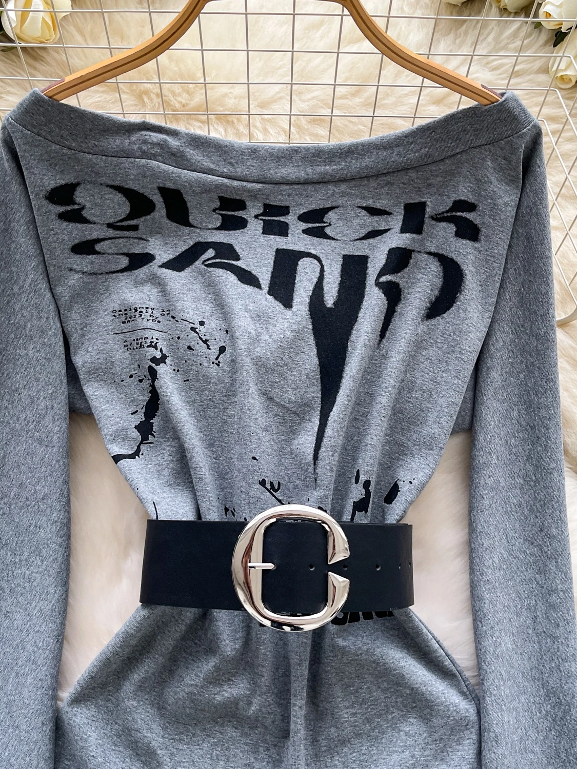 Amerykańska seksowna koszulka damska z długim rękawem, podkreślająca talię, z jednym ramieniem, z nadrukiem, dopasowana, z dekoltem w serek, regularny rękaw, poli...