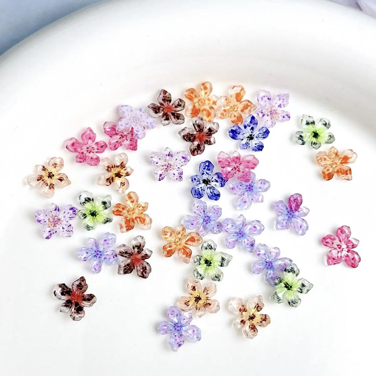 Zufällig gemischt Y2K 8 Farben fünf Blütenblätter gefleckte Blume Nagel Charms 3D Harz weiche Blume Nail Art Dekoration DIY Handwerk Zubehör