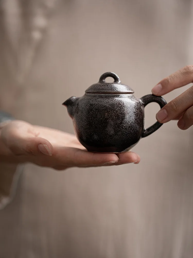 

Чайник Guanyintang Zhijing из обожженной глины, ручной, в китайском стиле, для домашнего использования, ретро-чайник для заваривания чая, маленький, одинарный, с защитой от ожогов