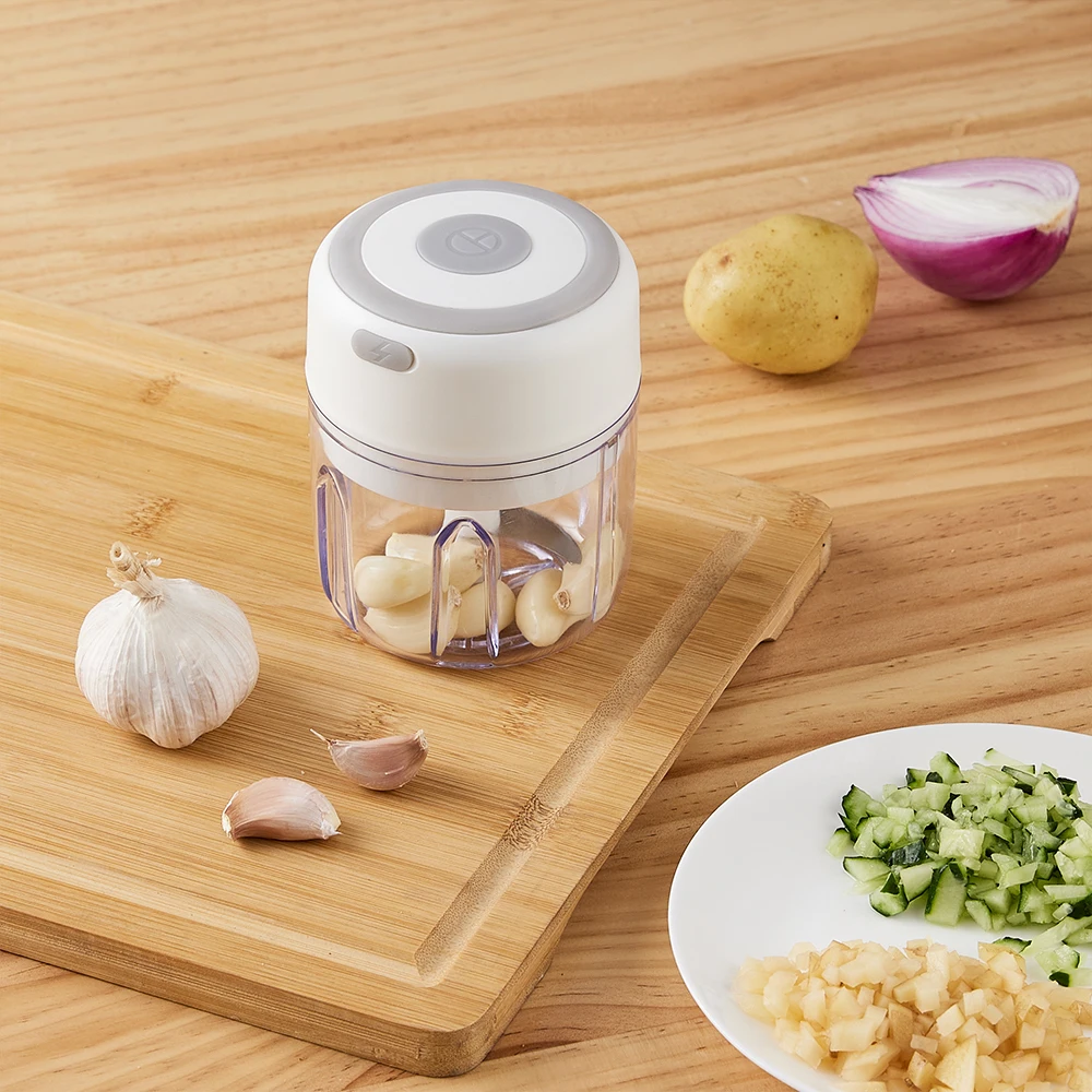 Livingandhome Electric Wireless Kitchen Garlic Chopper With Intuitive Controls Child Lock USB Wire