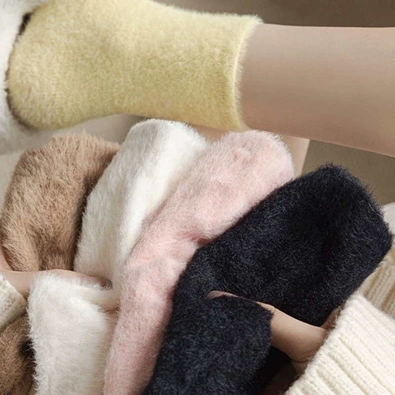 

New Pure Color Warm Winter Fuzzy Socks Thick Warm Fleece Female Sock Thickening Wool House Socks Fluffy Plush Sleep Socks Winter