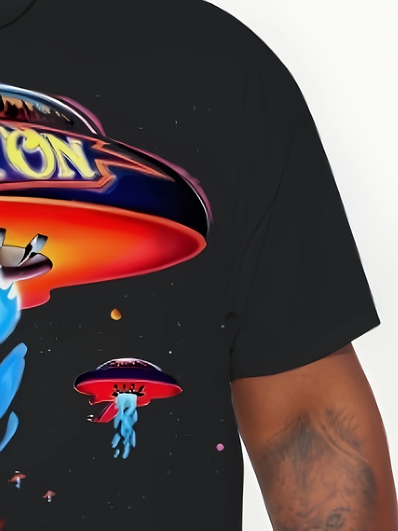 تي شيرت رجالي برسومات "بوسطن" UFO مقاس كبير - رقبة دائرية كاجوال، تصميم طباعة ثلاثي الأبعاد مع غريبة وسفينة فضاء، قابل للغسل في الغسالة