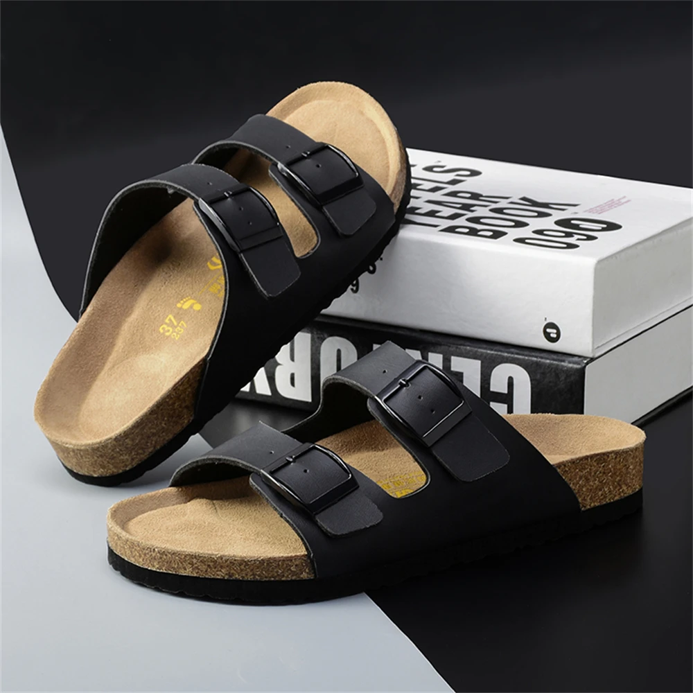 

Leather Men Sandals Summer Men's Sandals Women Slippers Outdoor Beach Casual Shoes Zapatos Hombre Durable Non-Slip Luxury Shoes