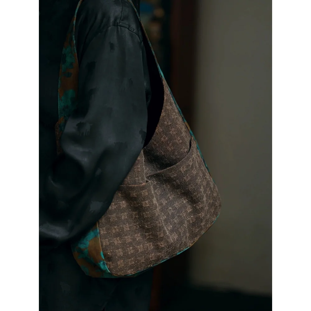 New Chinese Style Vintage Printing Large Capacity Shoulder Bag Women's Premium Texture Commuting Versatile Handheld Bag