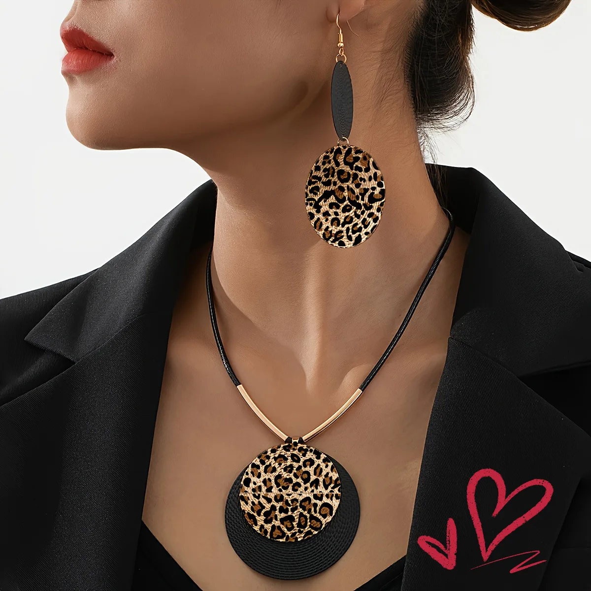 

2PCS Large Round Earrings Collar Necklace Set for Women Exaggerated Leopard Print Pendant PU Rope Chains Geometric Necklace Gift
