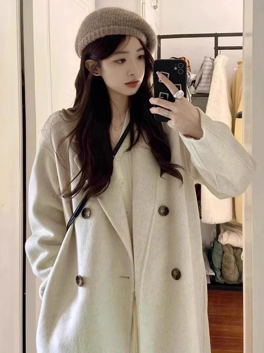 Sophisticated Wool Coat for Women Female 2024 New: Audrey Hepburn Style Korean Petite Elegant Woolen Jacket Autumn Winter Wear