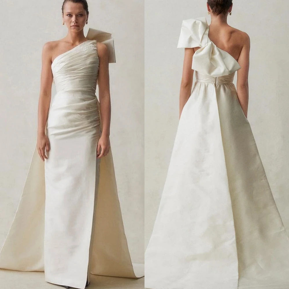 Moderner Stil, schlichtes One-Shoulder-Ballkleid, Schleife, Falten, gerüscht, bodenlang, Satin, maßgeschneiderte Anlasskleider für den Abend