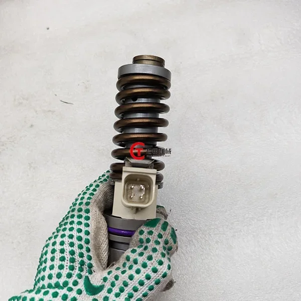 Diesel Engine Parts 21340611 Injector for Engine D13 D13A D13D Excavator EC360 EC380 EC380D Fuel Injector 21340611 VOE21340611