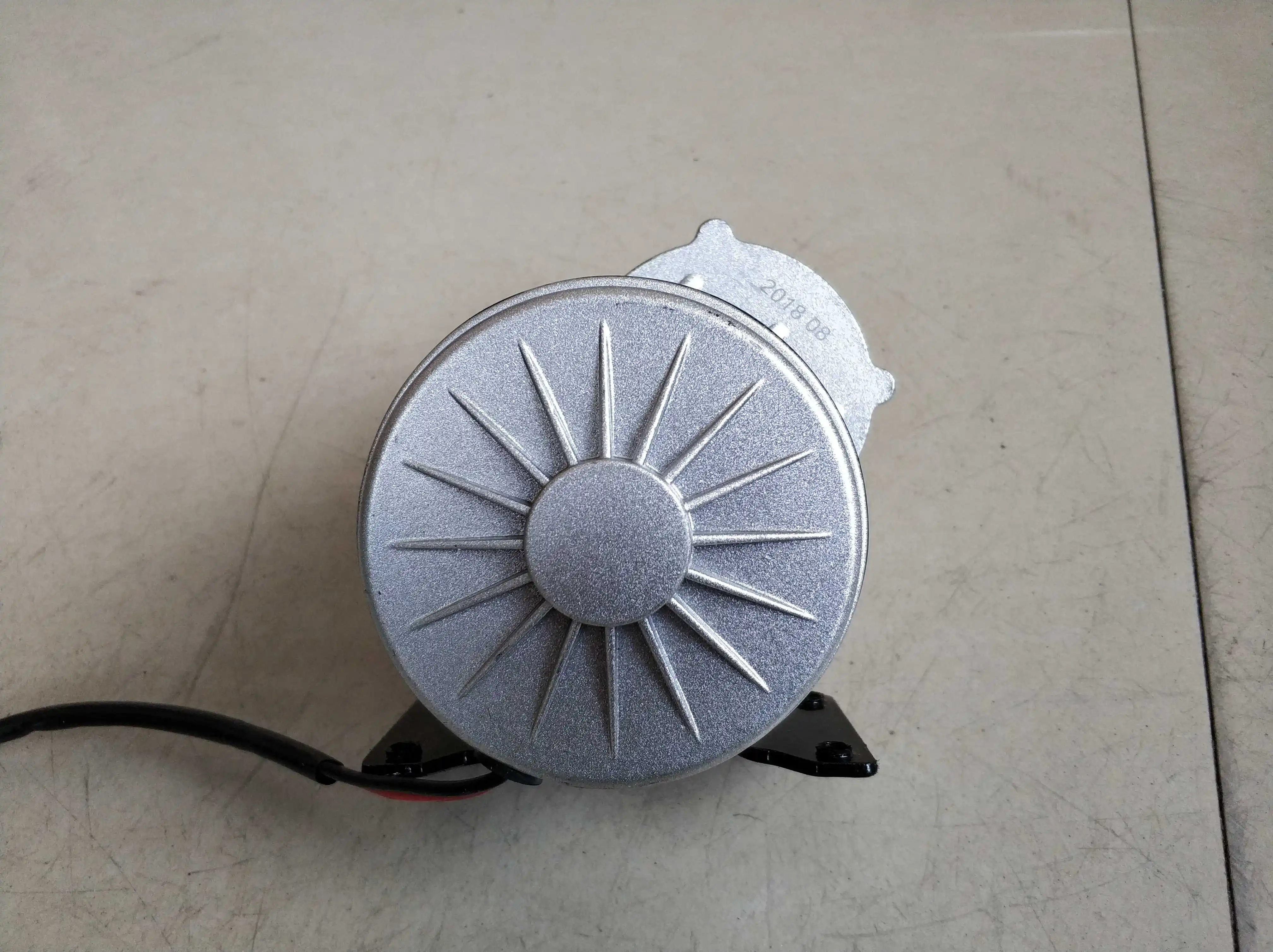 Low RPM 80 Hand Crank Permanent Magnet Generator 350W 12V/36V - Wind/Hydro/Pedal Power Heavy Duty for Battery Charging