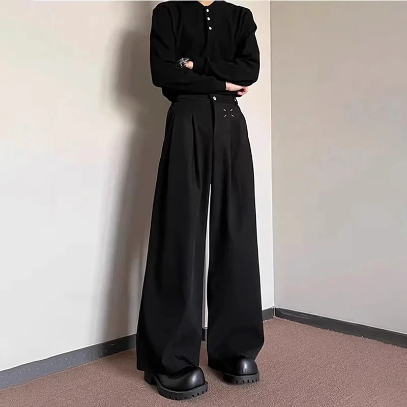 WTHT 패션 남성 단색 주름 루즈핏 아메리칸 스타일 팬츠 트렌디 신상 2025 여름 하이웨이스트 스트레이트 트라우저 2A0876