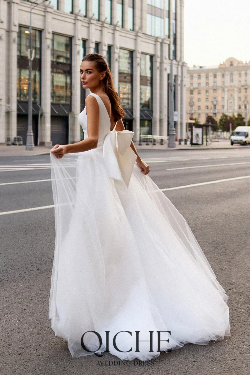 ชุดแต่งงานแบบสองชิ้น QICHE คอเหลี่ยม สายเดี่ยวผูกโบว์ เปิดหลัง ผ้าซาติน ชุดเจ้าสาวแบบสั้น  รับตัดตามสั่ง