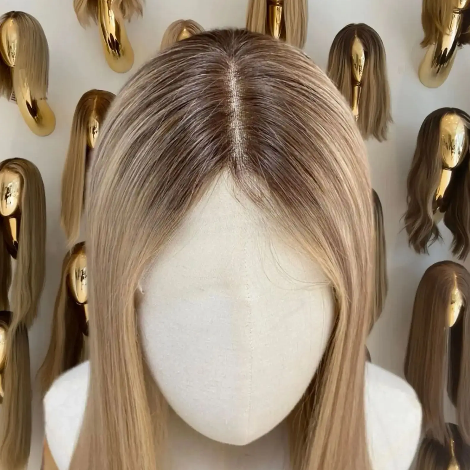 

Ombre Light Blonde Highlights Natural Straight Synthetic Lace Frontal Wigs Long Length 22 Inches High Quality Heat Resistant Wig