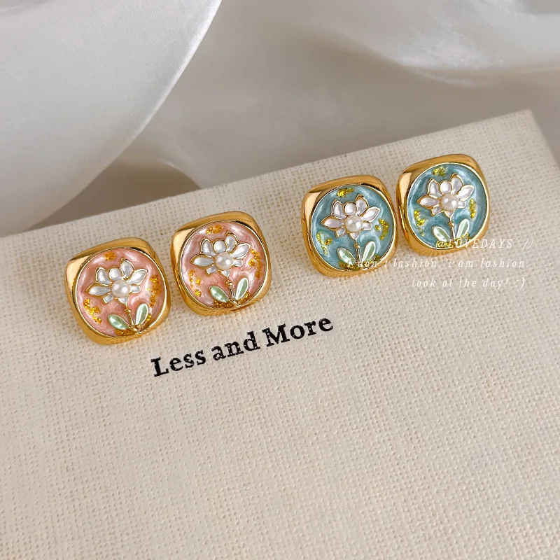 New Chinese Enamel Pearl Flower Earrings Dreamy Garden Elegant Chic Lightweight Hypoallergenic Metal Stud For Women Daily Wear