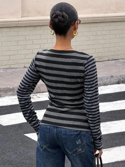 

2025 Autumn and Winter Leisure Vacation Versatile Striped Long Sleeved Vest T-Shirt Women's Clothing