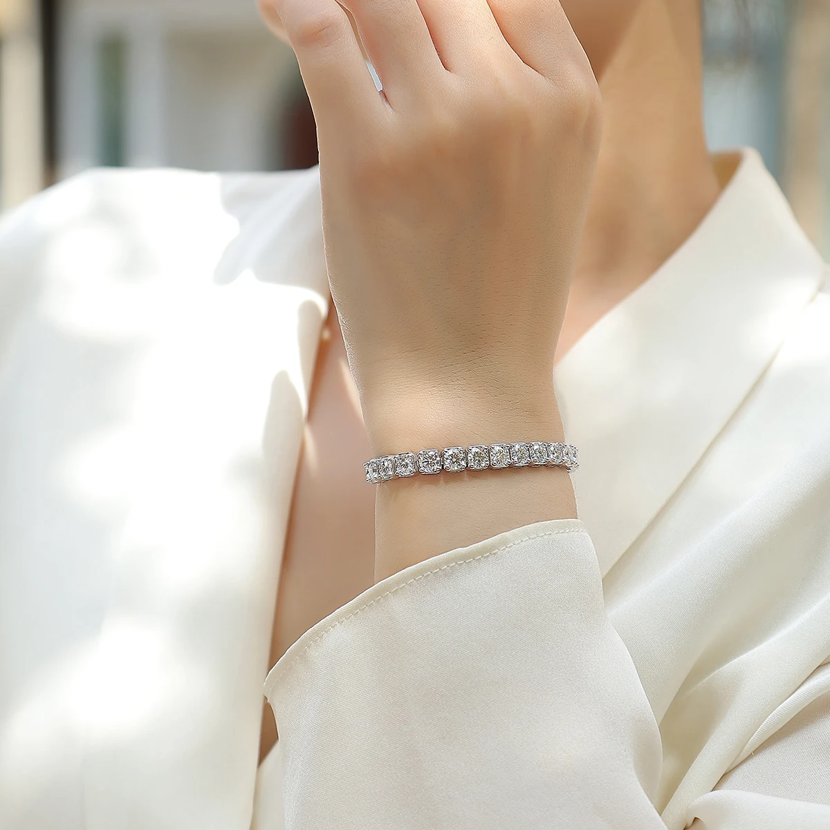 

Браслет-тенниска с муассанитом 5 мм, регулируемая длина, серебро S925 с позолотой 18 карат, подарки к выпускному и выпускным праздникам, для повседневной носки