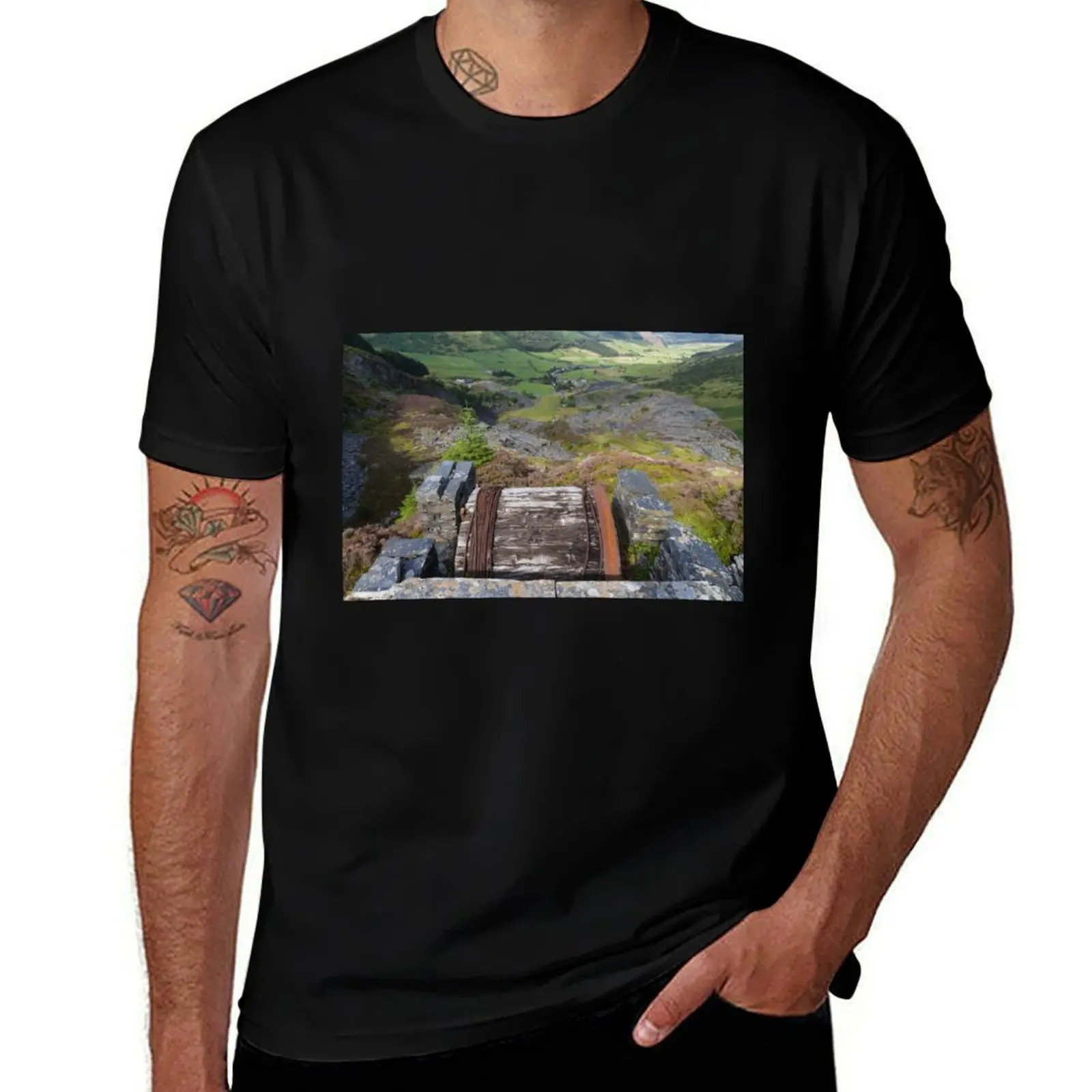 Cwm Penmachno, with slate quarry, incline drum house. T-Shirt Festive Simple T-Shirt