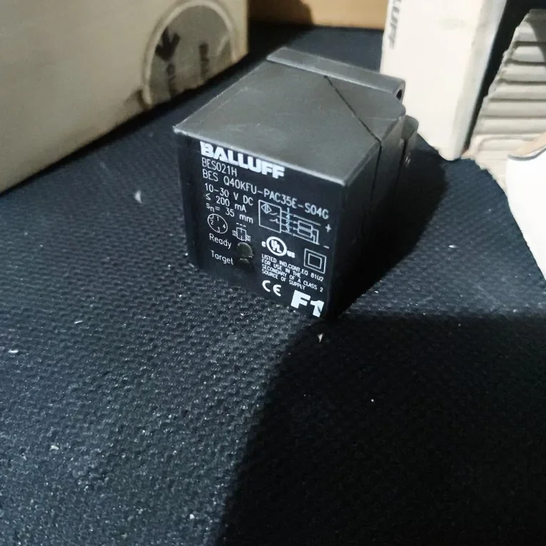 BALLUFF BES021H BES Q40KFU-PAC35E-S04G 10-30VDC