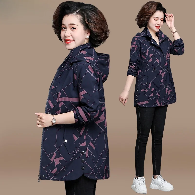 

Модная тонкая осенняя куртка для женщин среднего возраста 40-49 лет, однотонная, на молнии, свободного кроя, ветровка