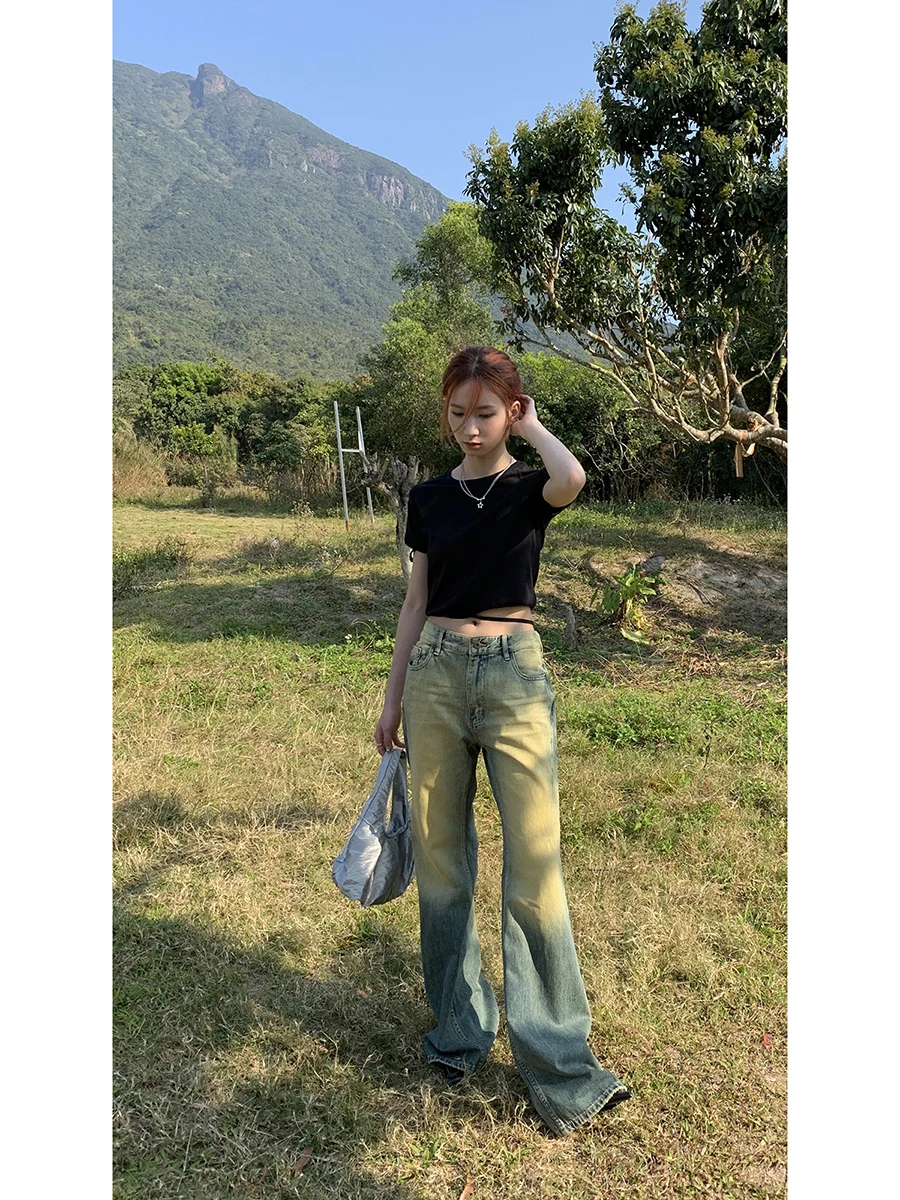 تي شيرت نسائي قصير الأكمام بتصميم فريد على الطراز الأمريكي الرجعي لصيف 2025 #1