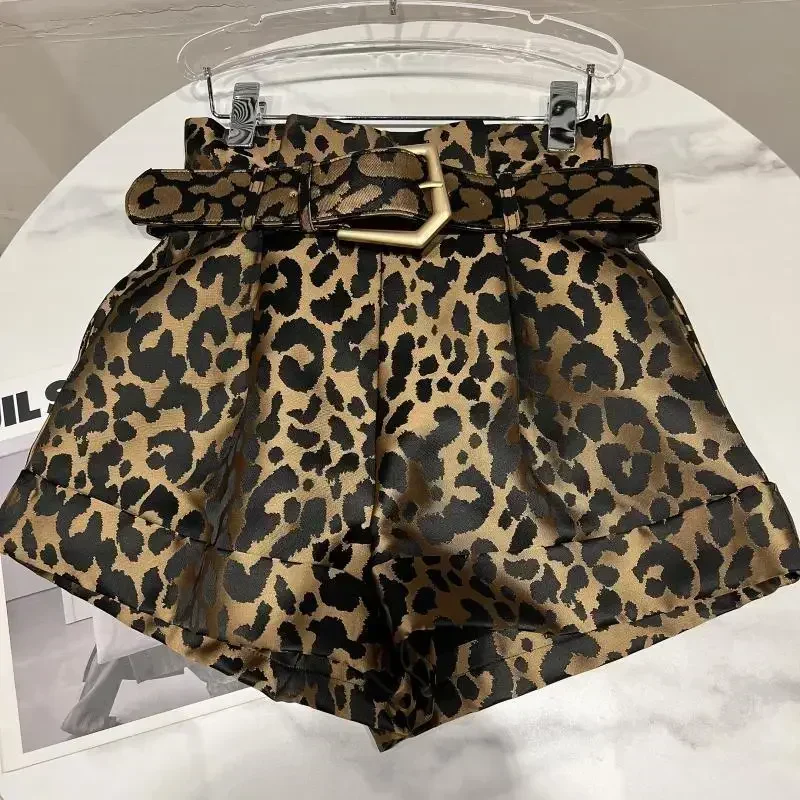 2024 Women's Spring New Metal Belt Leopard Print Celebrity High Waist Three-point Wide Leg Shorts