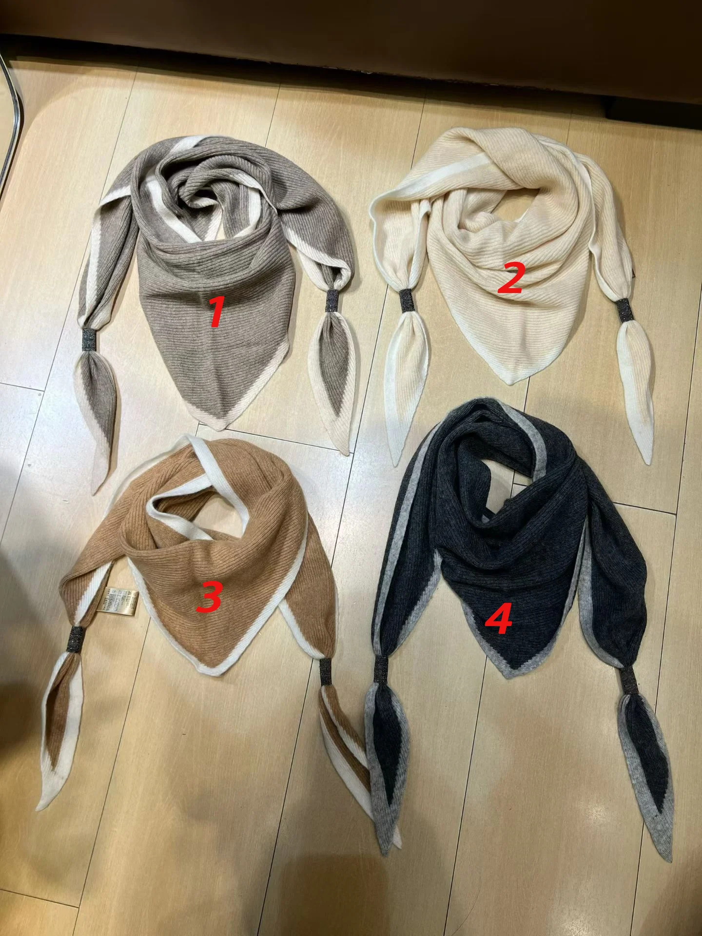 New High-Quality, Stylish Cashmere Scarf for Autumn/Winter 2026