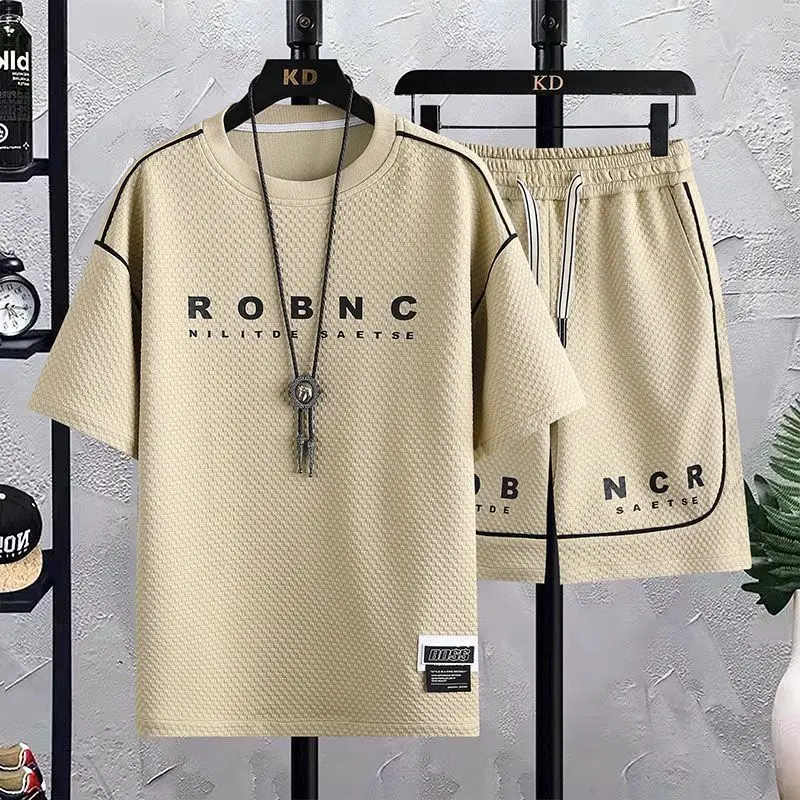 Terno masculino de duas peças de seda e gelo, conjunto de camiseta solta e shorts fino e moderno, moda para o verão