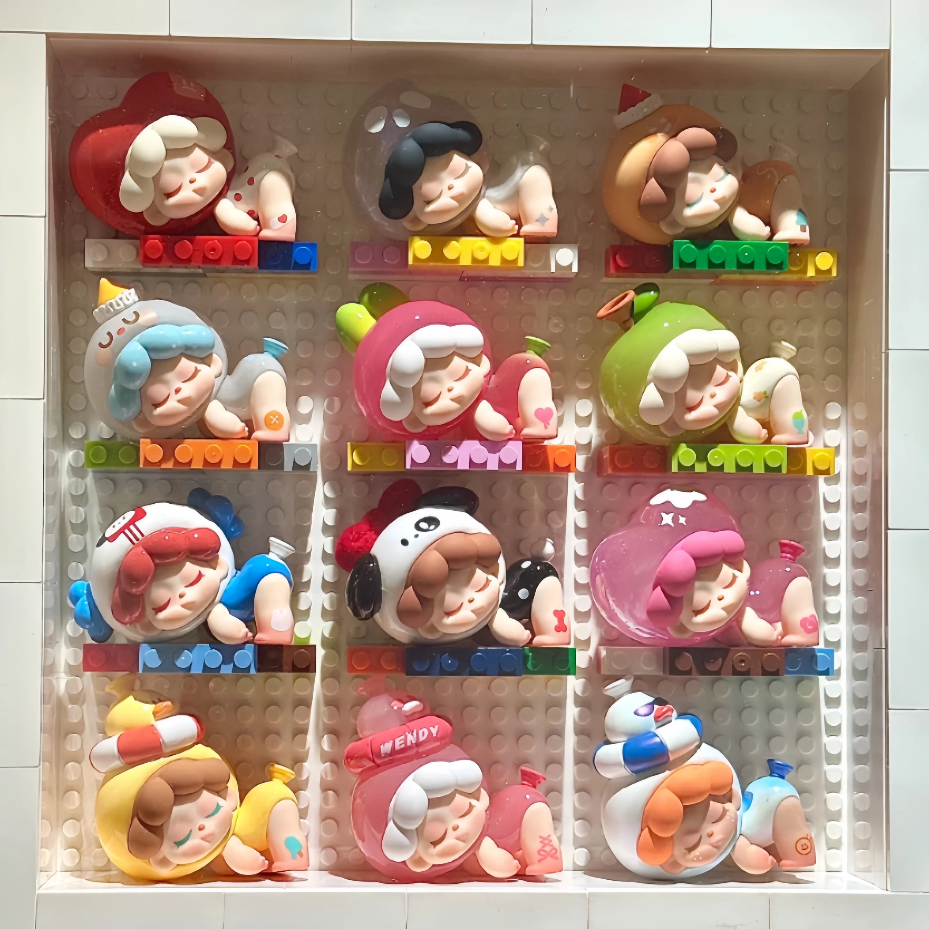 

Genuine Wendy Escape from Geocentric Squad Mini Blind Box Flocked Toy Ornament Cute Figurine Mystery Box Trendy Gift Blind Bag