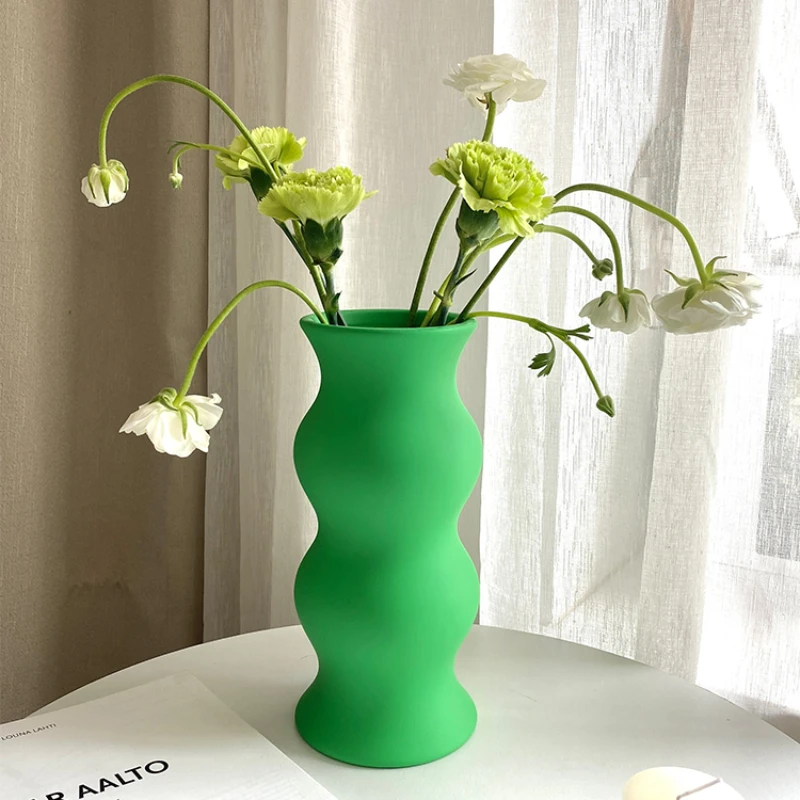 XK Twisted Vase Green Ceramic Matte Good-looking Modern Home Soft Decoration Ornaments